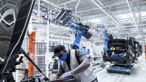 Produktion bei Daimler in Sindelfingen: Die Wirtschaft im Kreis Böblingen wird von der Automobilindustrie dominiert. Foto: Daimler AG