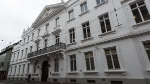 Außenaufnahme des Landgerichts in Freiburg. Das Gericht hat einen 27-Jährigen wegen Mordes zu lebenslanger Haft verurteilt. (Archivfoto) Foto: dpa