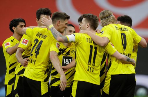 Einen Titel hat der BVB dem FC Bayern (indirekt) abgenommen: Borussia Dortmund gewann in der vergangenen Saison den DFB-Pokal durch ein 4:1 im Finale über RB Leipzig. Foto: dpa/Michael Probst