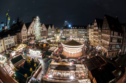 Der Weihnachtsmarkt in Frankfurt war wegen eines herrenlosen Pakets geräumt worden (Archivbild). Foto: dpa