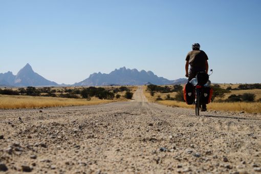 Weites Land - Namibia mit dem Fahrrad zu bereisen, bedeutet Freiheit spüren.