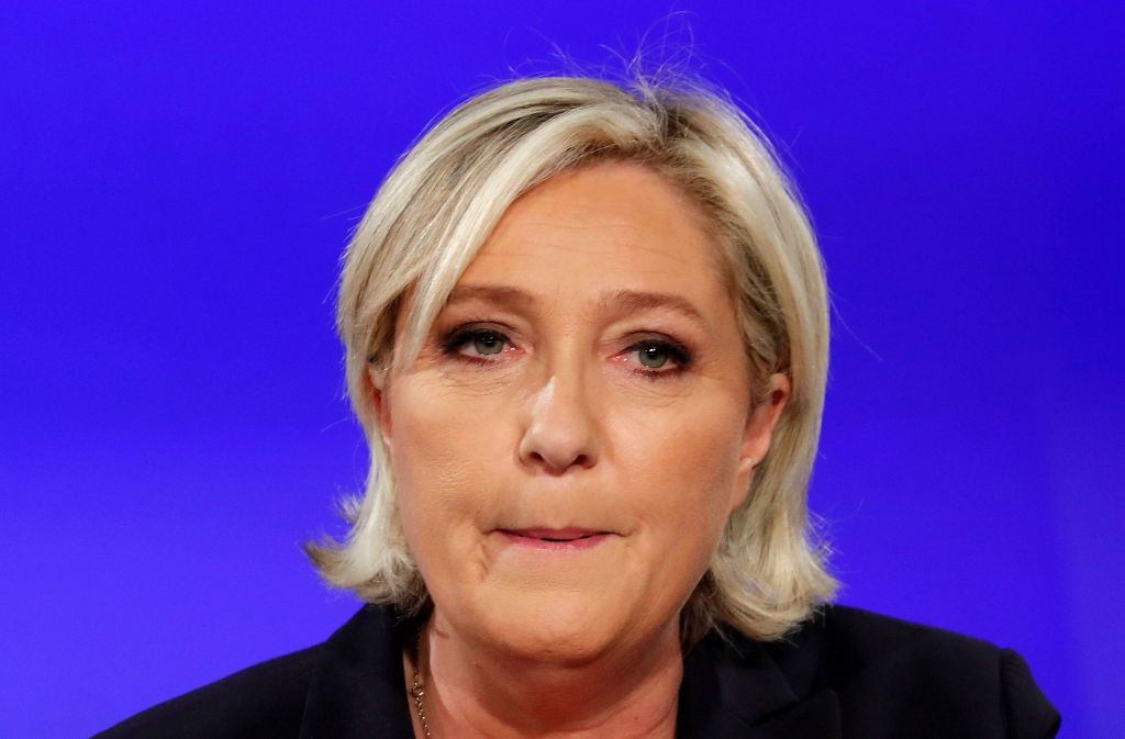 Marine Le Pen kann ihre Entäuschung nach der Frankreich-Wahl nicht verbergen.