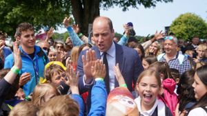 Prinz William verteilte zahlreiche High fives. Foto: imago images/Avalon.red