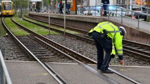 Fußgänger bei Kollision mit Stadtbahn verletzt