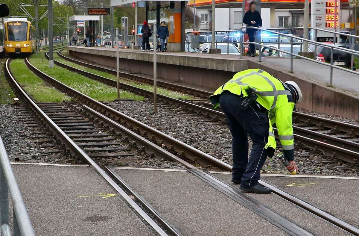 Infolge des Unfalls kam es zu Behinderungen im Stadtbahnverkehr. Foto: KS-Images.de /Karsten Schmalz