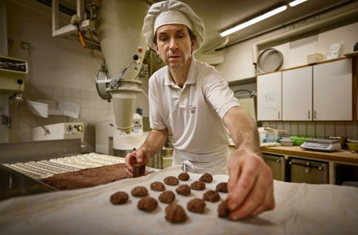 Kai Kauffmann: Weihnachtsbäckerei gehört in seiner  Bäckerei zur Tradition. Foto: Gottfried Stoppel