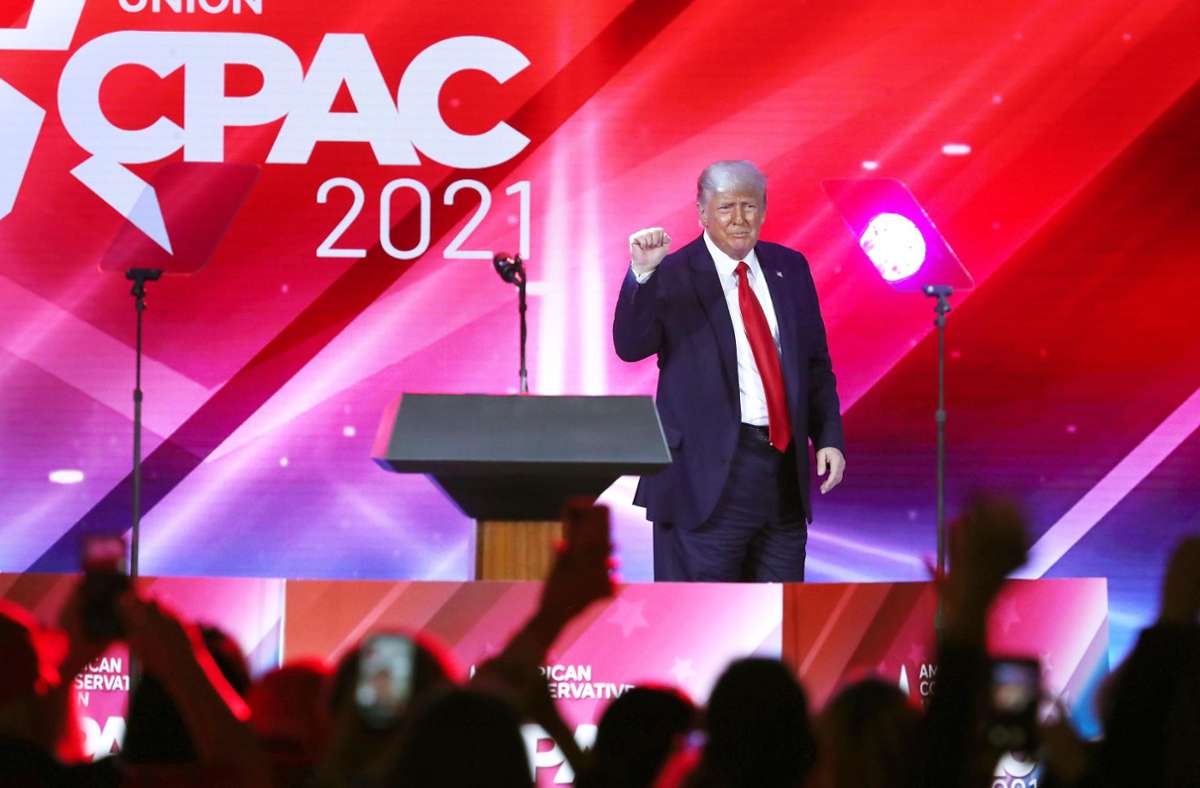 Er ist wieder da: Donald Trump gab bei CPAC seinen ersten öffentlichen Auftritt als Ex-Präsident.
