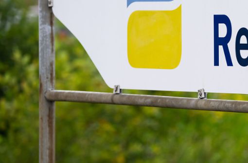 Niedersachsen, Laatzen: Ein Schild weist im niedersächsischen Laatzen den Weg zur Deutschen Rentenversicherung Foto: dpa/Julian Stratenschulte