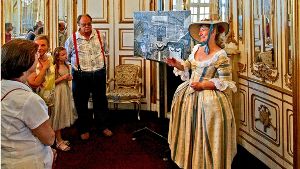 Sabine Rathgeb weiß viele Geschichten aus dem Leben von Franziska von Hohenheim zu erzählen. Foto: factum/Weise