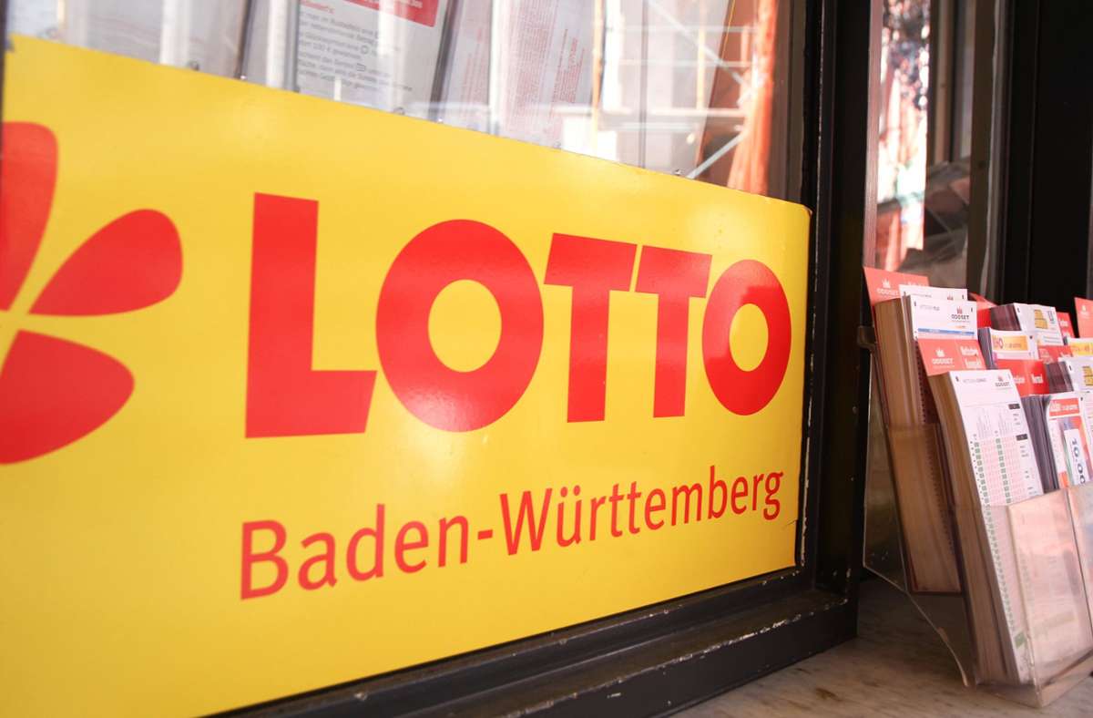 Viele Menschen hoffen jeden Mittwoch und Samstag die richtigen Lottozahlen getippt zu haben. Foto: www.imago-images.de