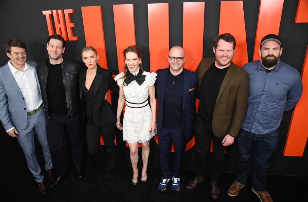 Die Hauptdarsteller und Produzenten von „The Hunt“ zeigen sich gut gelaunt bei der US-Premiere in Hollywood.
