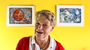 Die 82-jährige Künstlerin wuchs in der Sillenbucher Kolping-Siedlung auf. Foto: Caroline Holowiecki