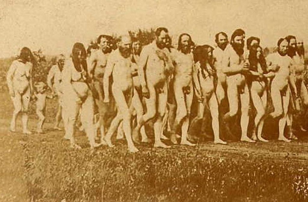 Kanada, um 1900: Religiös begründeter Nudistenprotest von Duchoborzen-Extremisten (Sons of Freedom) in Langham (Saskatchewan, Kanada).