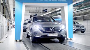 Mit neuen Elektroautos wie dem in Bremen produzierten Mercedes-Benz EQC will der Autobauer Daimler die Klimabelastung senken. Foto: Daimler