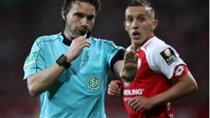 Guido Winkmann pfeift – und Pablo de Blasis trifft in der Halbzeit zum 1:0 für Mainz. Foto: Getty