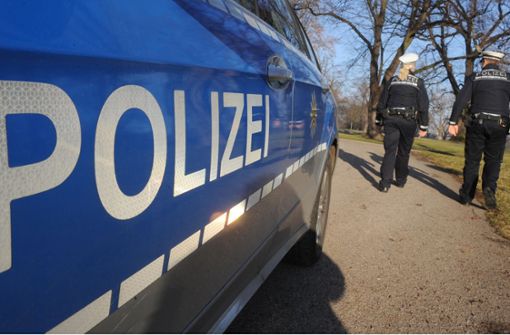 Die Polizisten konnten den 30-Jährigen schließlich überwältigen. (Symbolbild) Foto: dpa/Franziska Kraufmann