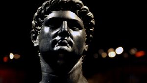 Der Schreckenskaiser ganz in Schwarz: Nero-Büste aus römischer Zeit Foto: AFP
