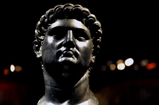 Der Schreckenskaiser ganz in Schwarz: Nero-Büste aus römischer Zeit Foto: AFP