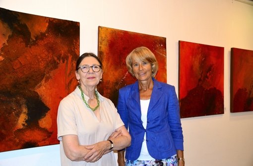 Renate Gebessler (links) und ihr Freundesverein ermöglichen Künstlern wie Heid Foto: F. Tetik