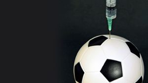 Mit Hilfe der Pharmazie können auch Fußballer ihre Leistung erheblich steigern Foto: dennisjacobsen - Fotolia