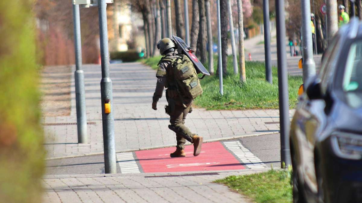 Durchsuchungen im „Reichsbürger“-Milieu: Schütze von Reutlingen auch unter Terrorverdacht
