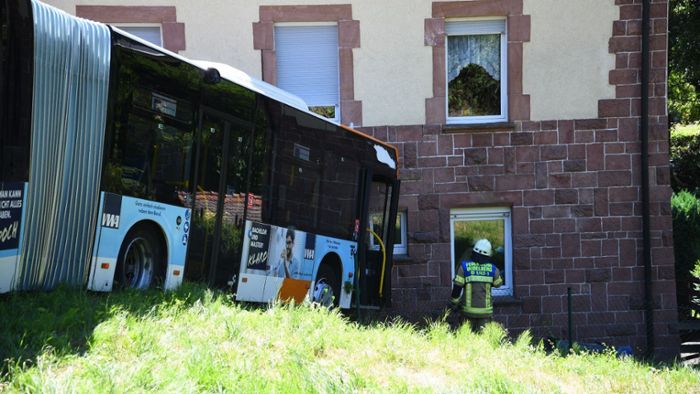 Anklage gegen Fahrer nach Unfall mit führerlosem Bus