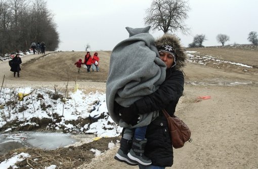 Noch immer versuchen Menschen durch die Balkanländer nach Mitteleuropa zu gelangen. Foto: dpa