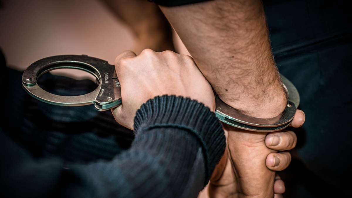 Schüsse und Drogenhandel: Spezialkräfte nehmen zwei Schorndorfer fest