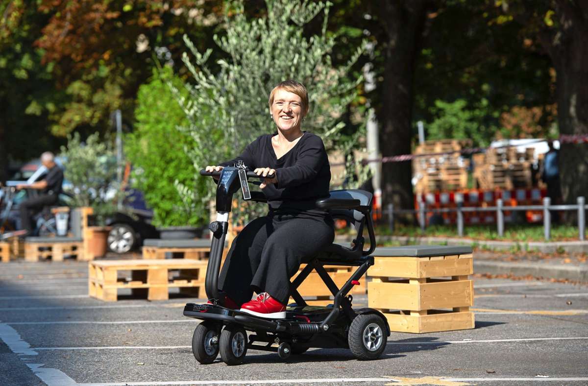 Simone Fischer hat am Mobilitätstag ein  E-Trike getestet. Persönlich fährt die Behindertenbeauftragte aber  lieber Fahrrad. Foto: Lichtgut/Leif Piechowski
