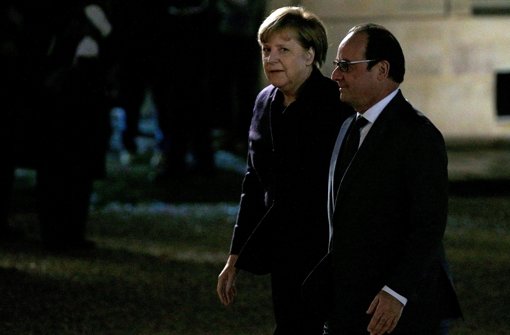 François Hollande hat Bundeskanzlerin Merkel zu mehr Engagement im Anti-Terror-Einsatz aufgefordert. Foto: EPA