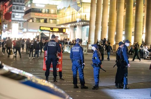 Die Polizei zeigt Präsenz in der Stuttgarter Innenstadt. Foto: 7aktuell.de/Simon Adomat