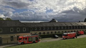 Einsatz am Schloss: Die Feuerwehr rückte am Dienstag nach Hohenheim aus. Foto: 7aktuell/Alexander Hald