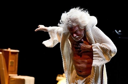 Der König will es noch einmal wissen: Egon Madsen spielt King Lear im Theaterhaus. Foto: Regina Brocke
