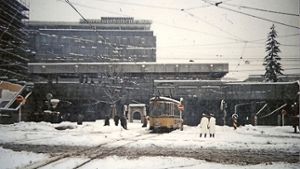 Ganz in Weiß: Der Kleine Schlossplatz an einem Wintertag in den 1960ern Foto: Thomas Mack/Stuttgart-Album