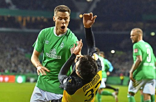 Verliert Werder mit Niklas Moisander (links) im Abstiegskampf die Nerven? Foto: dpa/David Hecker