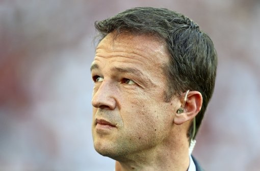 Steht  nach dem erneuten Fehlstart des VfB Stuttgart im Zentrum der Kritik: Sportvorstand Fredi Bobic Foto: Baumann