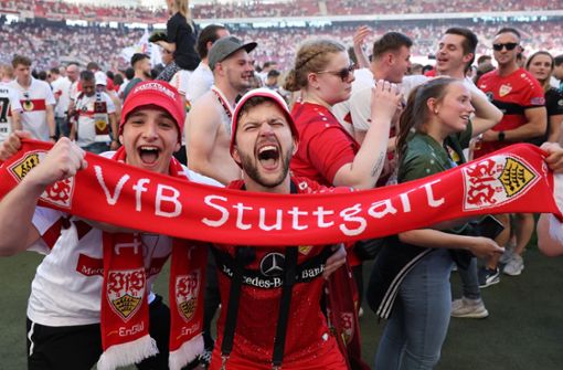 Der Jubel bei den VfB-Anhängern kannte am letzten Spieltag der Vorsaison keine Grenzen, als Wataru Endo gegen Köln den Siegtreffer erzielte und Stuttgart den Klassenverbleib sicherte. Foto: WITTERS/JoergHalisch