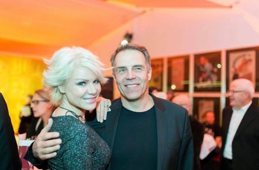TV-Moderatorin Tatjana Geßler mit ihrem Mann bei der neuen Burlesque-Show im Friedrichsbau. Foto: Andreas Engelhard