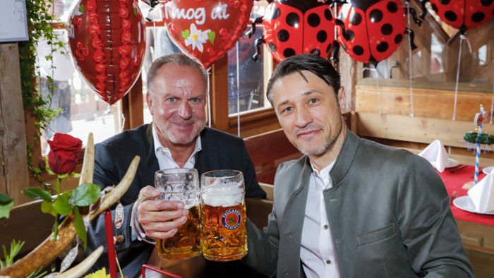 FC-Bayern-Spieler feiern trotz Niederlage