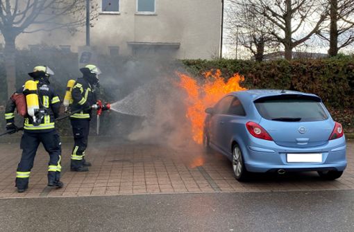 Ein Übergreifen der Flammen konnte verhindert werden. Foto: Feuerwehr Ludwigsburg