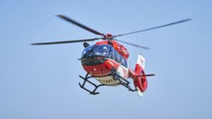 Ein Rettungshubschrauber flog den lebensgefährlich Verletzten in eine Offenburger Klinik (Symbolbild). Foto: dpa/Bert Spangemacher
