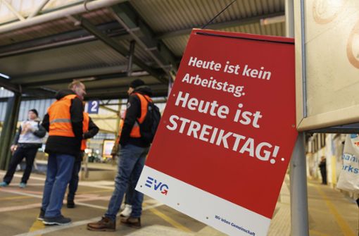 Bei der Deutschen Bahn drohen weitere Streiktage. (Archivbild) Foto: dpa/Julian Rettig