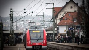 Die Bahnanlagen in Vaihingen sollen so ungebaut werden, dass ein weitere Bahnsteig als Haltepunkt für Fern- und Regionalzüge der Gäubahn entsteht. Foto: Lichtgut/Achim Zweygarth
