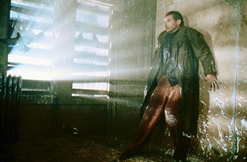 Kultiger Zukunftskrimi: Szene aus „Blade Runner“ mit Harrison Ford in der Rolle des Roboter-Jägers Rick. Foto: defd Deutscher Fernsehdienst