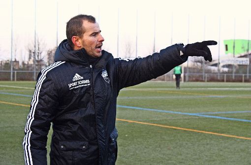 Der ehemalige SVF-Spieler Zoran Cutura gibt jetzt bei der SG Schorndorf als Trainer die Richtung vor. Foto: Eva Herschmann