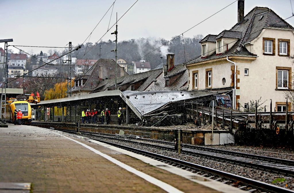 Güterwaggons sind vor vier Jahren in den Bahnhof Feuerbach gerast.