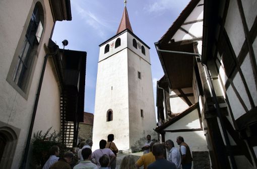 Das Gebäudeensemble der Wehrkirche in Weissach ist denkmalgeschützt (Archivfoto). Foto: factum