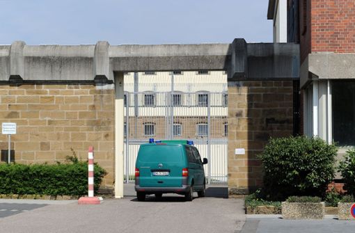 Ein Gefangenentransport erreicht die Justizvollzugsanstalt in Heilbronn. Foto: dpa