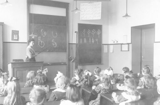 Frauen, die als Lehrerin arbeiten, waren früher eine Rarität. Foto: SZ Photo