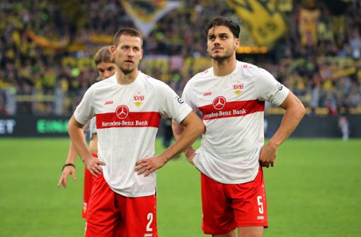 Die VfB-Verteidiger Waldemar Anton (links) und Konstantinos Mavropanos wollen sich der Frankfurter Angriffswucht stellen. Foto: Baumann/Julia Rahn
